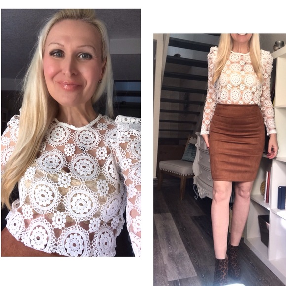 💋Off White Scalloped Lace Top🌟 - Picture 2 of 5